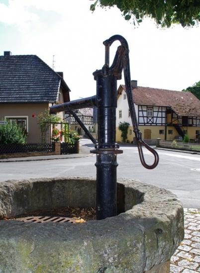 Brunnen Dorfplatz